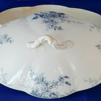 Alfred Meakin "Blossom" pattern Tureen ~ Globe stamp 1891-1897 - Pottery