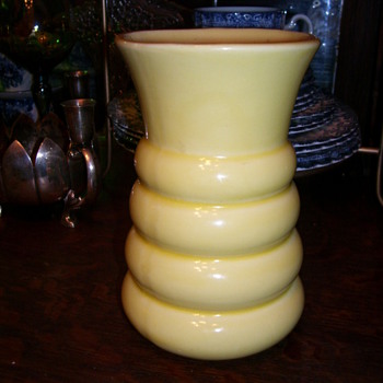 I GIVE UP WHO MADE IT?????? - Art Pottery