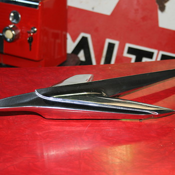 hood ornament