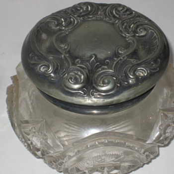 Leaded glass powder puff