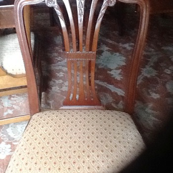 Dining room chair