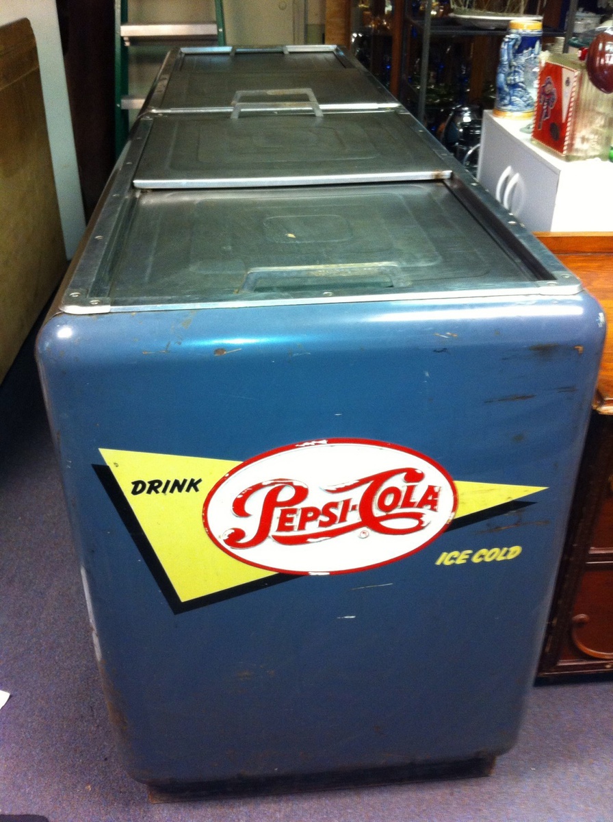 Vintage 1950's Pepsi Cola Cooler Machine Chest WORKS & Gets Cold