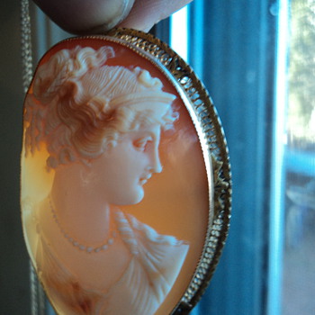 L.P.C Cameo " Lady Portrait Cameo?) 10k Gold - Fine Jewelry