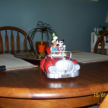 old mickey mouse & goofy car 