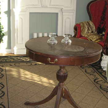 antique table? - Furniture