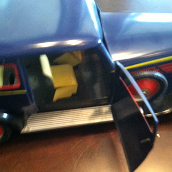 antique Tin toy windup car - Toys