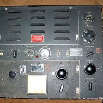 BC375-E WW2 Bomber radio - Radios