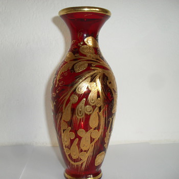 Ruby red glass vase with gold peacock design - Glassware
