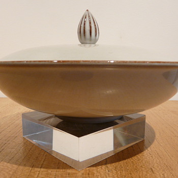 STUDIO FRIS CHOCOLATE BOWL & COVER - EDAM. 
