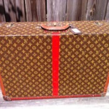 pre 1945 Louis Vuitton Alger 70 suitcase