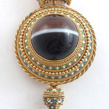 Victorian Archaeological Revival pendant - Fine Jewelry