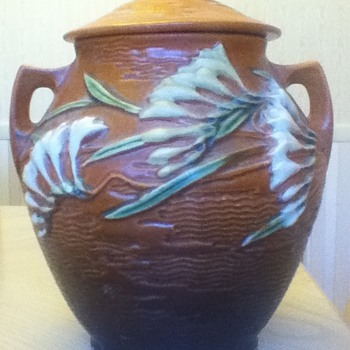 Roseville "Freesia" Cookie Jar - Art Pottery