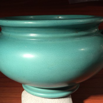 Matte Green Roseville Bowl - Art Pottery