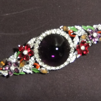 Trying to identify this 1930-40's pin, anyone? - Costume Jewelry