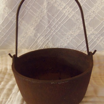 Cast Iron Dutch Oven (Does anyone have info?)
