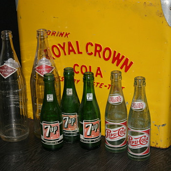 pepsi & 7up bottles - Bottles