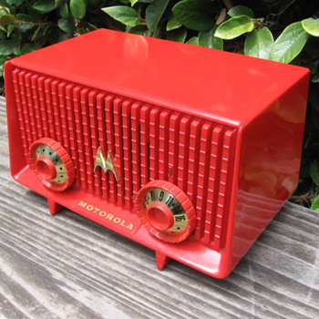 Vintage Space Age Jetsons Motorola Tube Radio 56R Bright Cherry Red! - Radios