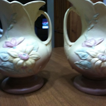 Hull Pottery Magnolia vase 1946