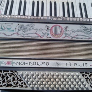 mondolfo, Italia accordion - Music