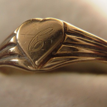 Yellow gold strange adjustable heart ring