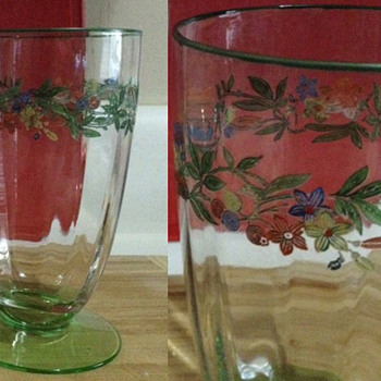 Help? Glasses with green base, colorful design - Glassware