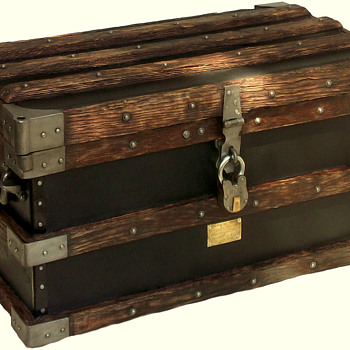 Restored VANDERMAN Trunk - Furniture