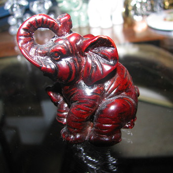 Red Tibet elephant - Animals