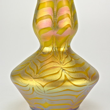 Loetz Phänomen Genre 85/3780, production number 733 - Art Glass
