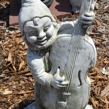 Viola-playing Gnome - Music
