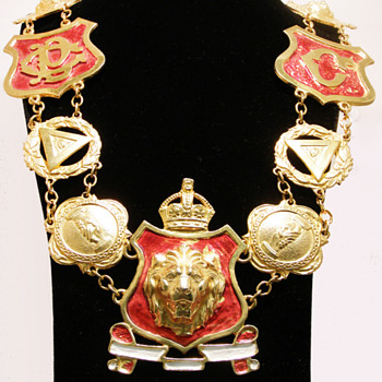 Vintage Accessocraft N.Y.C. Massive Lion Shield Necklace