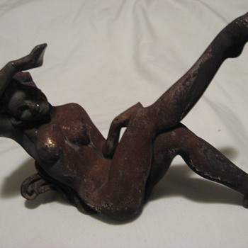 female statue or trophy maybe display? - Figurines