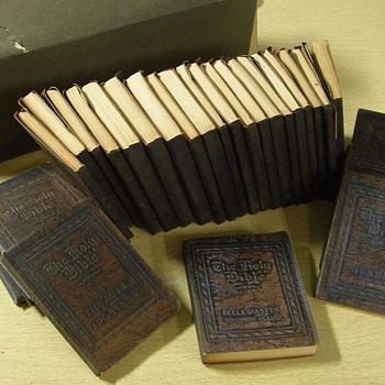 tiny books 
