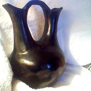 NEED TO KNOW IF THIS IS A MARIA MARTINEZ 1913-1923 UNSIGNED BLACK WEDDING VASE - Native American