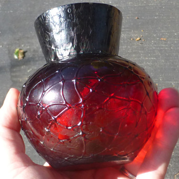 Rindskopf Pepita (very dark) with Molded Veining - Art Glass