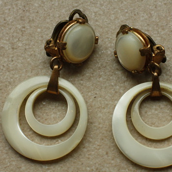 Mother of pearl earrings - Costume Jewelry