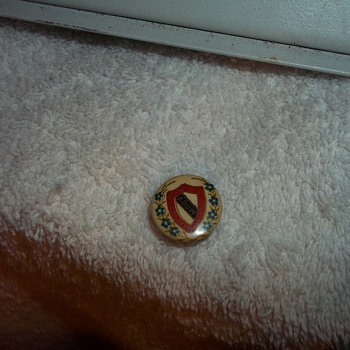 LAPEL BUTTON/ CUFF LINK?