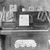 Piano and 3 girls funny pictures 1901