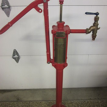 Gilbert & Barker Self Measuring Hand Crank Pump