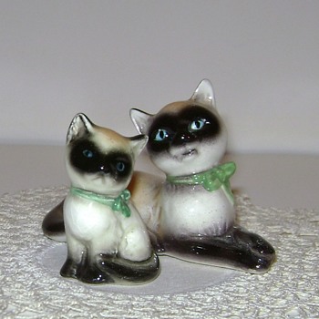 Vintage Goebel Siamese Kitten and Cat - Figurines