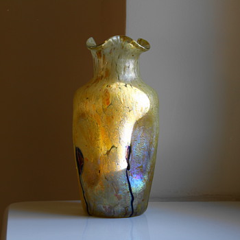Bohemian Iridescent Vase with Blue Tadpole. - Art Glass