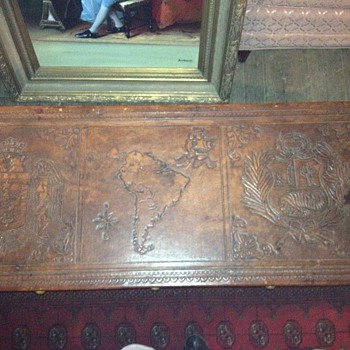 Help! Tell me about this leather table!! - Furniture