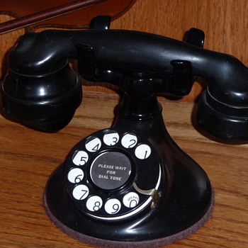 Western Electric model 102 - Telephones
