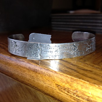 Mickey and Minnie Mouse Sterling bracelet unknown origin. - Fine Jewelry