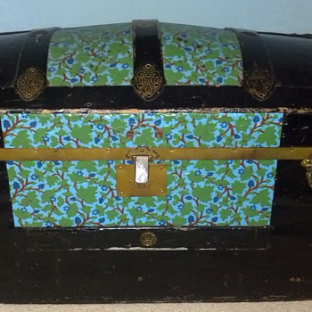 Round top trunk
