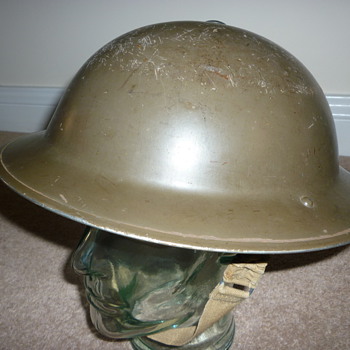 British WW11 combat helmet. - Military and Wartime