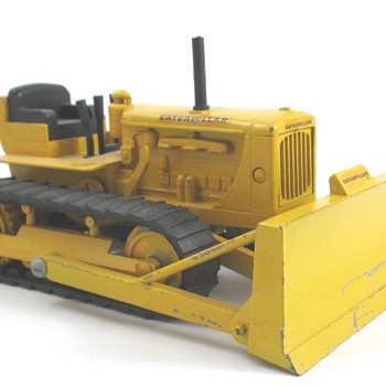 Caterpillar D-6 Dozer Bar Grill - Toys