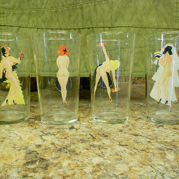  Vargas  Peep Show Glasses - Art Glass