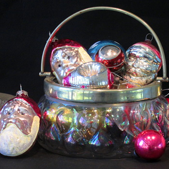 Harrach Iris glatt Basket - MERRY CHRISTMAS EVERYONE - Art Glass