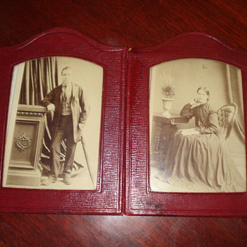 VINTAGE PHOTO - Photographs