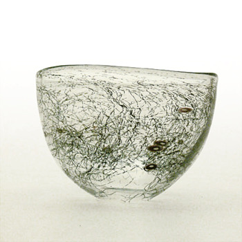 Bowl with incclusions. Karen Lise Krabbe, 2004. - Art Glass